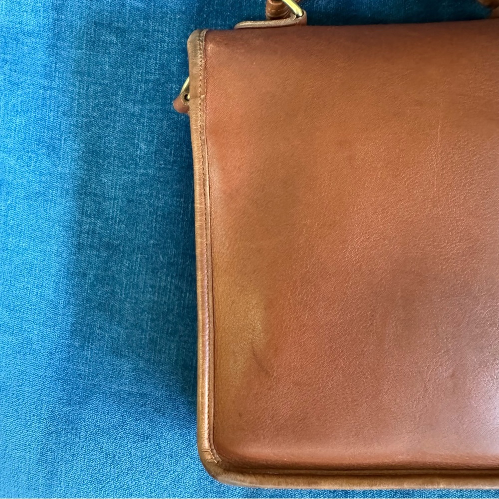 Coach Station Bag in British Tan, circa early 1990s. Style 5130 - Picture 6 of 11